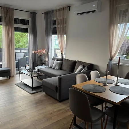 Lily Apartmanhotel Balatonlelle